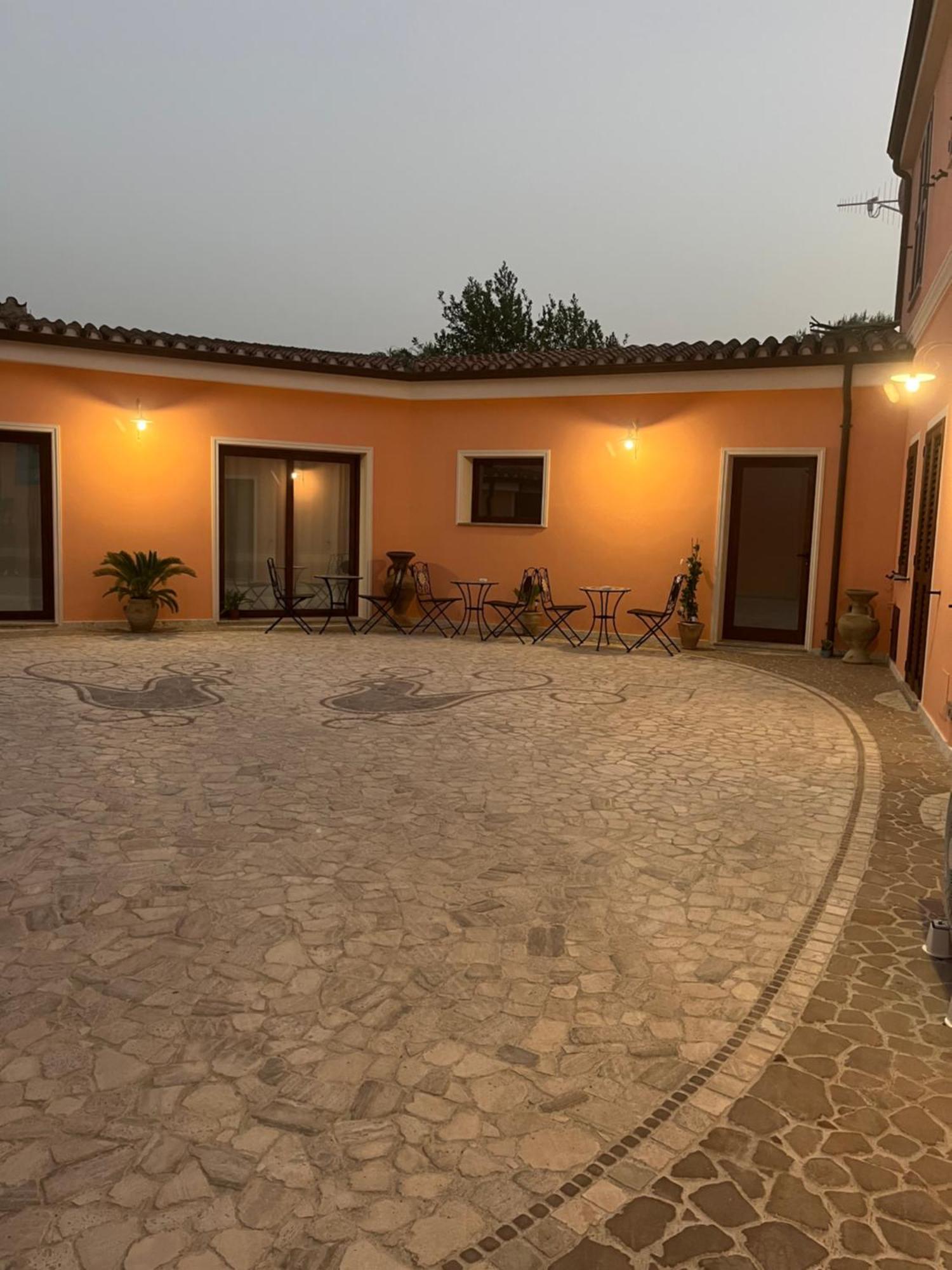 B&B Il Mandorlo San Vito  Bagian luar foto